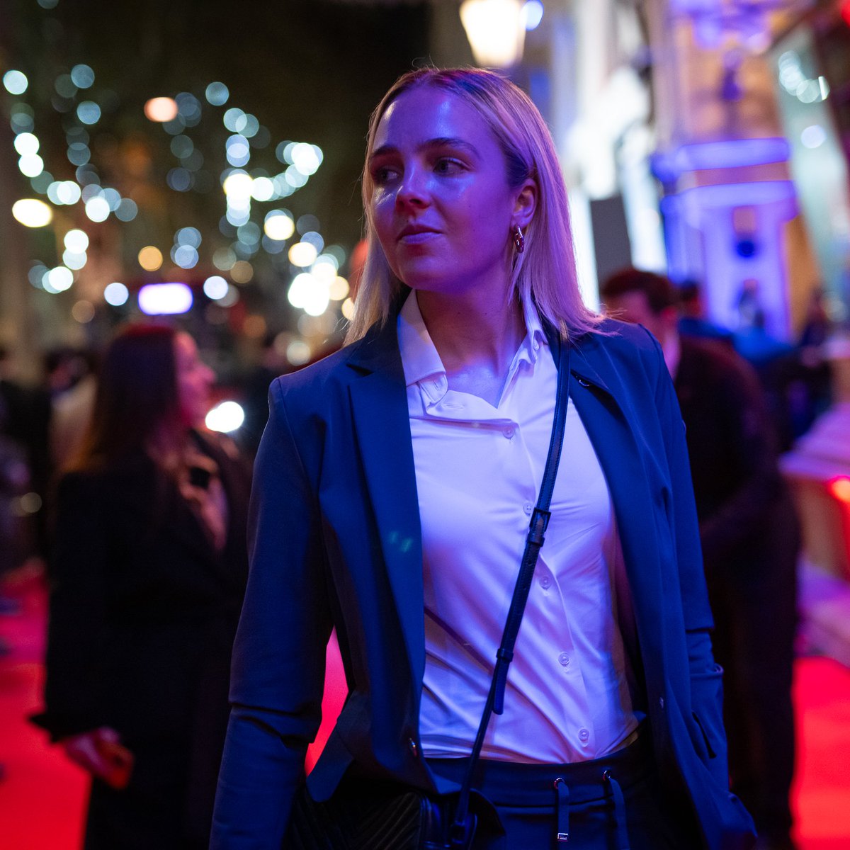 Molt elegant, <a href="/ellieroebuck/">Ellie Roebuck</a> 🤩