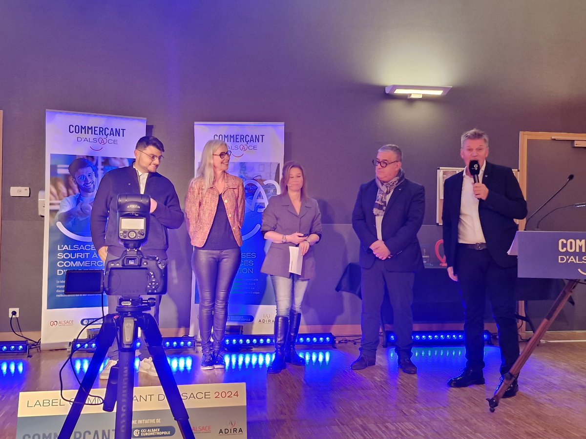 marcelpromatmut's tweet photo. Encore une belle soirée avec ma @ccialsace pour le label @commerçantdAlsace. Aujourd'hui les récompenses vont aux commerçants de SaintLouis et son agglomération Félicitations à eux !!! 👏👏👏
@Matmut https://t.co/NPavbqfQQa