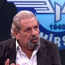 Erman Toroglu: Arkadaş, bu Galatasaray-Eyüpspor arasındaki ‘yakınlaşma’ Türk futboluna ihanettir! Arda Turan orada, Galatasaray maçları öncesi Eyüpspor’da sakatlar, cezalılar havada uçuyor. Kimse bana masal anlatmasın, bu işte kokan bir şeyler var! Bu tesadüf mü? Hadi canım sen