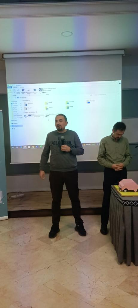 ScientixTurkiye's tweet photo. İstanbul ilinde 26-30 Kasım 2024 tarihleri arasında DÖGM tarafından düzenlenen STEM Eğitici Eğitimi bugün öğretmenlerin gruplar halinde STEM Eğitimi projelerinin ve prototiplerinin sunumlarıyla devam ediyor.
@meb_dinogretimi
@mebyegitek
@dogm_arge
#prodemi https://t.co/uZr6kPbV1z