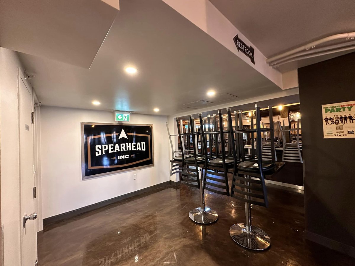 KodeElectricYGK's tweet photo. It's been a long journey—9 months, to be exact—but for those who haven't visited @SpearheadBeer recently, the #renovations are finally complete, and the new kitchen is fully operational! We were thrilled to be part of the transformation! #ygk #electrian #sparkylife https://t.co/BCishnsEvN