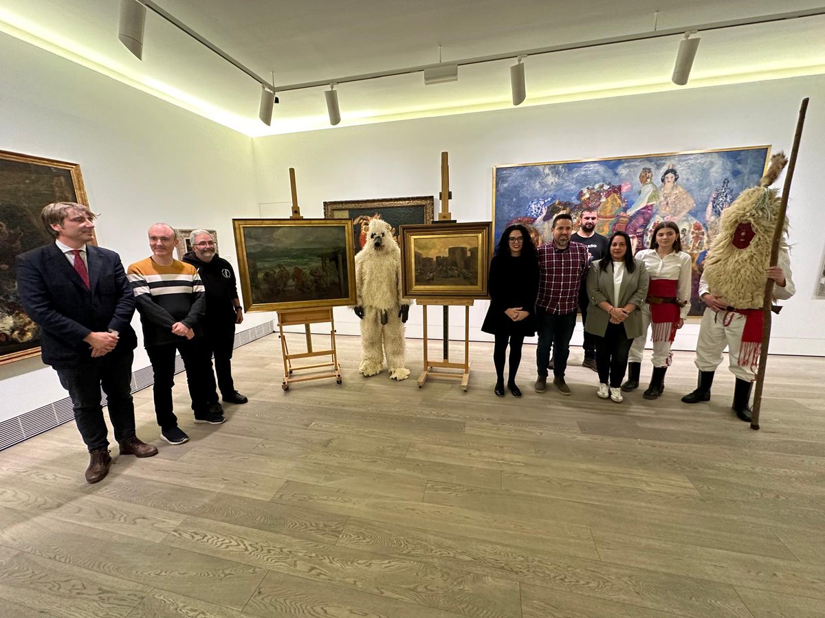 culturaAST's tweet photo. 🎭 La conseyera de Cultura, Política Llingüística y Deporte, Vanessa Gutiérrez, presentó esta mañana en rueda de prensa la programación de Les Mazcaraes d’Iviernu nel Muséu de Belles Artes d'Asturies. https://t.co/zhqUI6MYHn