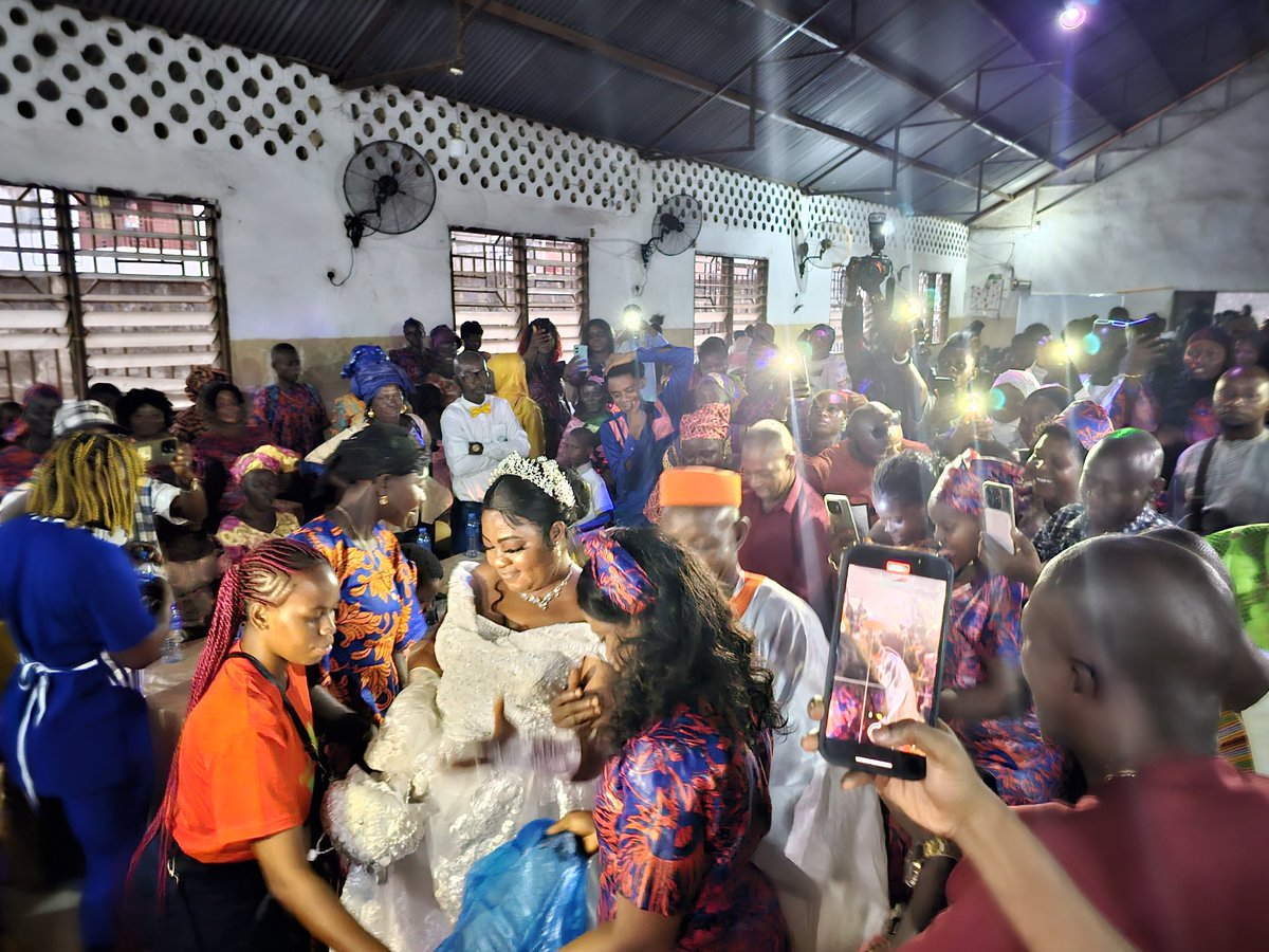 The most beautiful way to conclude my stay in Sierra Leone- long life to my colleague Bakar and the bride.