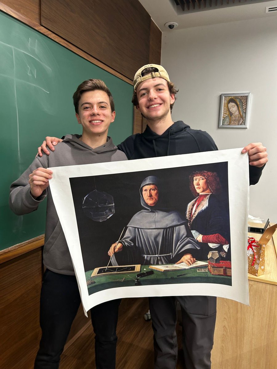 mpoggioli16's tweet photo. Foto con el padre de la contabilidad, Luca Pacioli. @a_delabarreda #Contabilidad https://t.co/4jCA36bKoK