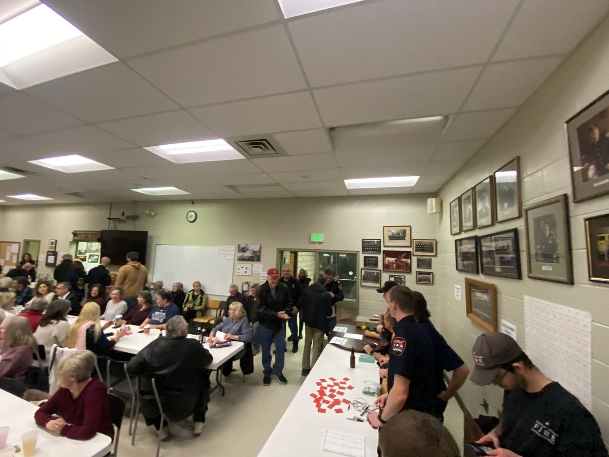 pelham101's tweet image. Another full house for Fonthill Volunteer Fire Associations annual Turkey roll.  On now.  Pelham Fire Stn #1. 177 Hwy 20 W, Fonthill