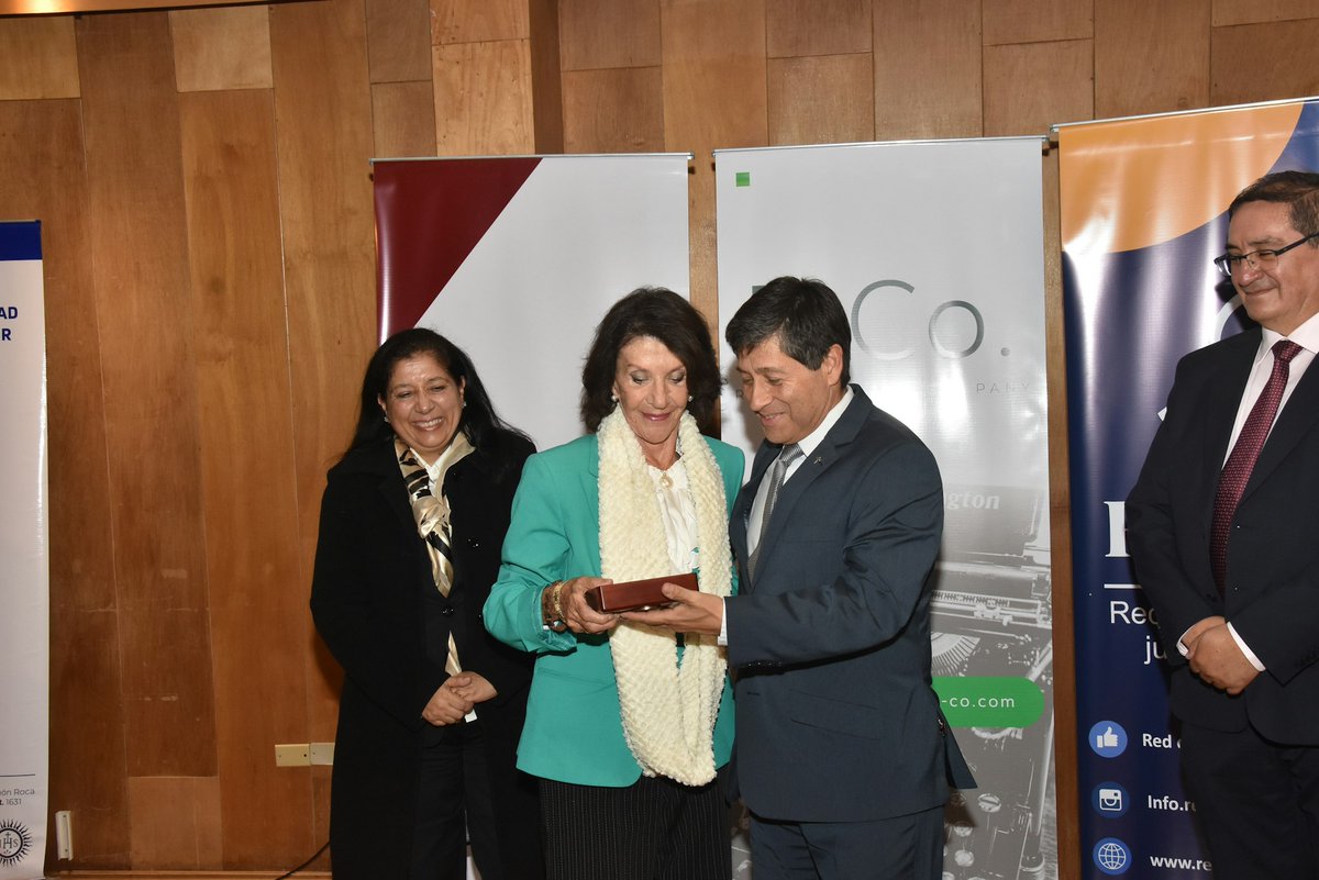 PUCE_Ecuador's tweet image. 🎉⚖️ ¡Celebramos 78 años de la Facultad de Jurisprudencia de la PUCE! 
En esta Sesión Solemne, se dieron reconocimientos al esfuerzo de nuestros estudiantes, docentes y jubilados en los últimos dos años. 
¡Somos educación que transforma! 💙