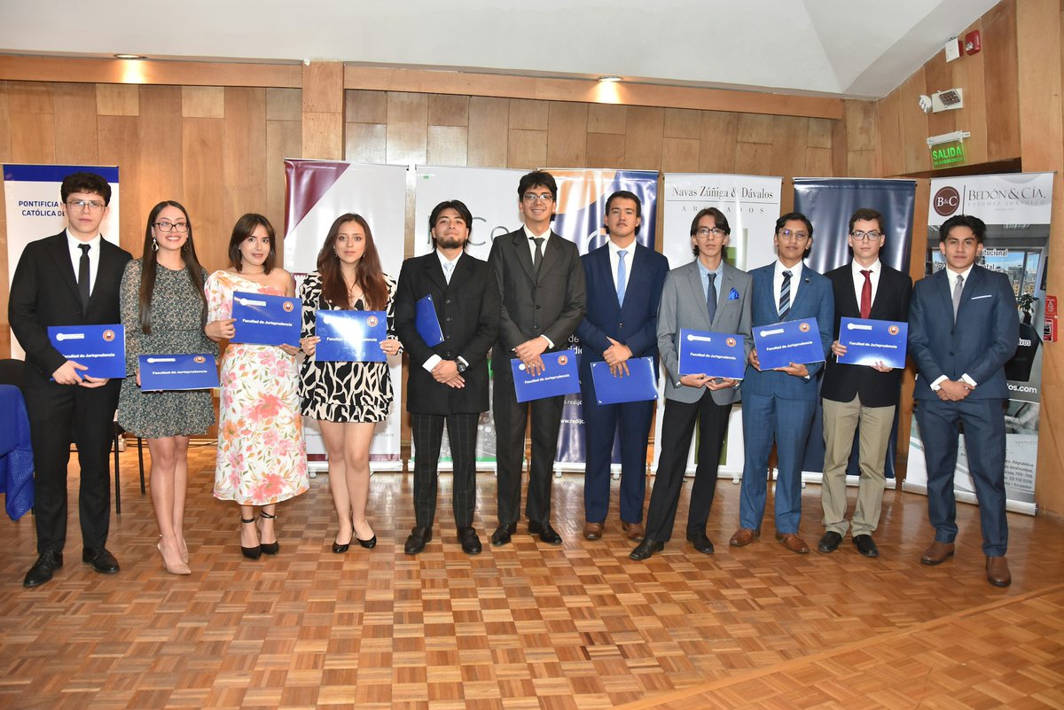 PUCE_Ecuador's tweet image. 🎉⚖️ ¡Celebramos 78 años de la Facultad de Jurisprudencia de la PUCE! 
En esta Sesión Solemne, se dieron reconocimientos al esfuerzo de nuestros estudiantes, docentes y jubilados en los últimos dos años. 
¡Somos educación que transforma! 💙