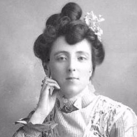 "Isn't it nice to think that tomorrow is a new day with no mistakes in it yet?"

✒ #LucyMaudMontgomery, Canadian author ("Anne of Green Gables") was #BOTD 30 November 1874. #Literature