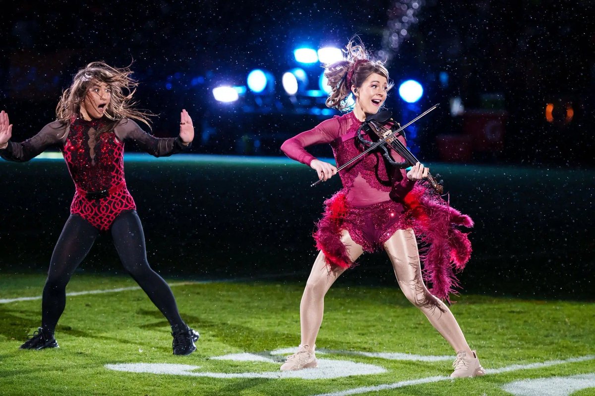 America Was Robbed Of An Incredible Lindsey Stirling Violin Half Time Performance Last Night Because NBC Inexplicably Refused To Air It On TV buff.ly/4eOKL6B