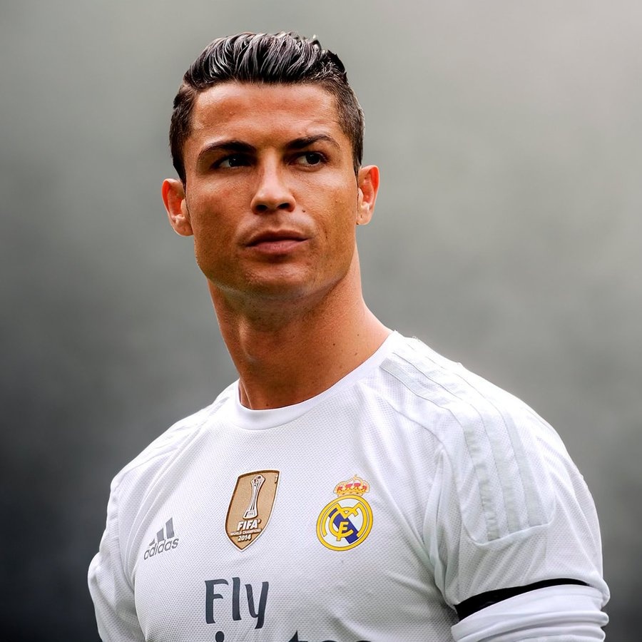 #NuevaFotoDePerfil
<a href="/Cristiano/">Cristiano Ronaldo</a>