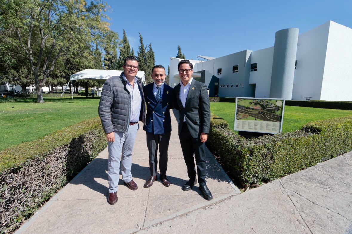 Con <a href="/FerFlores_Emp/">Fernando Flores Fernández</a> y <a href="/HjMontero/">Humberto Montero</a> en Aguascalientes, ¡tierra de la gente buena!