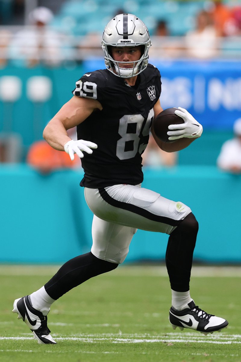 brgridiron's tweet image. Is Brock Bowers the best TE in football right now?