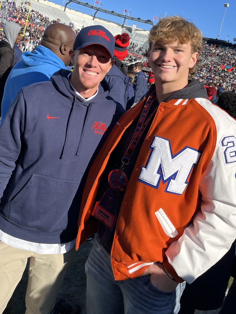 Kam_Brown16's tweet image. Egg Bowl Baby!  Shoutout to Ole Miss for my invite. Oxford knows how to celebrate. Such a cool experience! #hottytoddy #gamedayinvite #tightend 

@coachblood77 @Snix_57 @iversonware @RockPerkins52 @Lane_Kiffin @Collins_OleMiss @coachgmcdonald @mack_morris6 @CoachJoeCox…