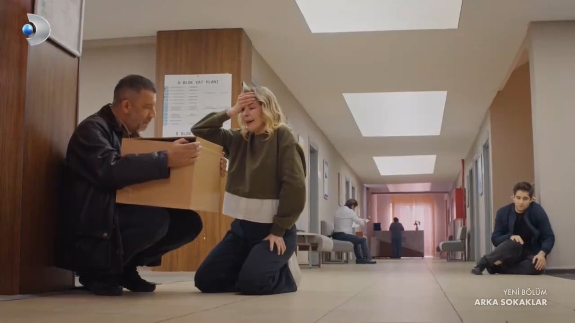 Narin'in üzücü ölüm hikayesinden sonra yine  hepimizin yüreklerini sızlatan günahsız bebeklerimizi öldüren insan müsveddelerinden oluşan çetenin ve onları çökerten Savcımızın konusunu işleyen Arka Sokaklar dizisi ekibine kocaman bir alkış 👏
#ArkaSokaklar #SelMes #yenidoğançetesi