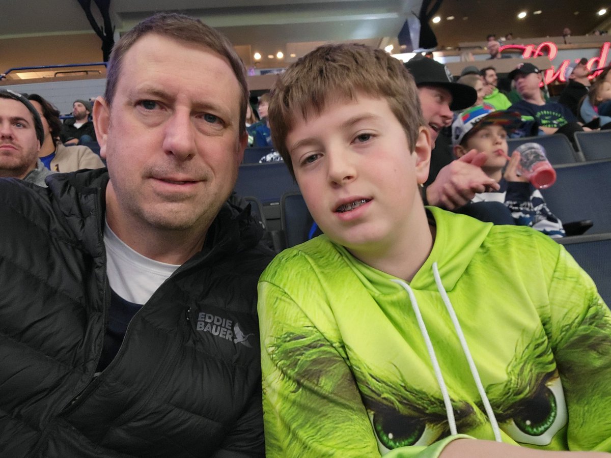 mortgage_guy's tweet photo. Go Wolves! Oh Yeah!! #packpix https://t.co/HA8o9tHKSv