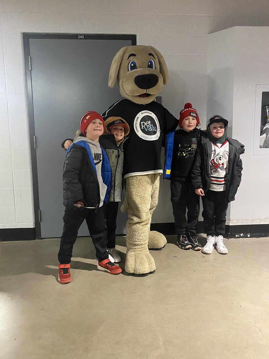 917GIANTFM's tweet image. Another Friday, another game for the @OHLIceDogs ! Tonight, they take on the Flint Firebirds! 
Tonight is the #projectplaid sponsored game! 🏒🔥