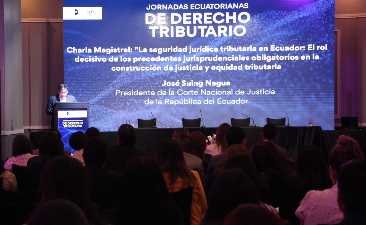 Como parte de su exposición el magistrado abordó el tema: "La seguridad jurídica tributaria en Ecuador: el rol decisivo de los precedentes jurisprudenciales obligatorios en la construcción de justicia y equidad tributaria".