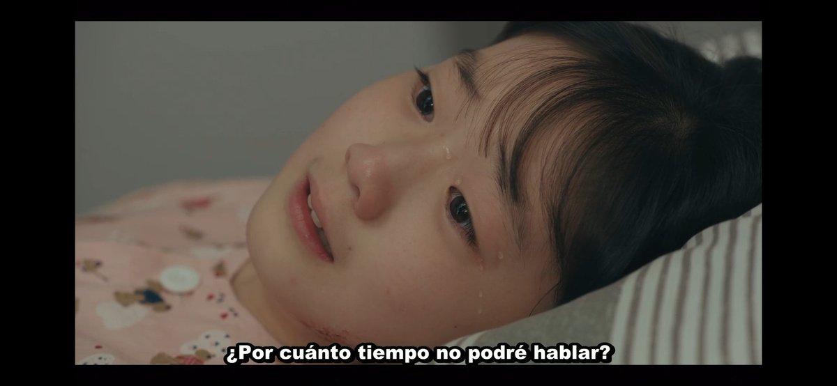 cami_dramas2's tweet image. Me da una pena. Entonces fue así que empezó su mutismo selectivo. ¿Con esa madre para que enemigos?
Bueno al menos él la acepto públicamente como su esposa por primera vez, es un progreso para que se sienta apoyada y que no está sola🥺💓
#WhenThePhoneRingsEp3 #WhenThePhoneRings