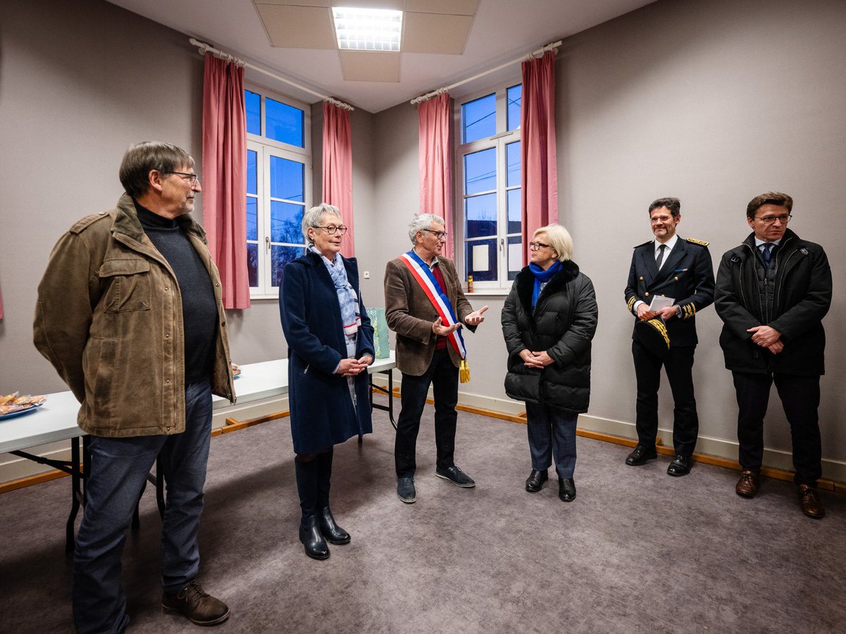 Dans la Meuse à l’occasion du Black Friday, j’ai visité deux projets exceptionnels et échangé avec des élus qui œuvrent chaque jour au développement de leurs territoires.

➡️ Ce matin, sur le site de Miribel à Verdun, une ancienne friche militaire se transforme en crèche grâce au