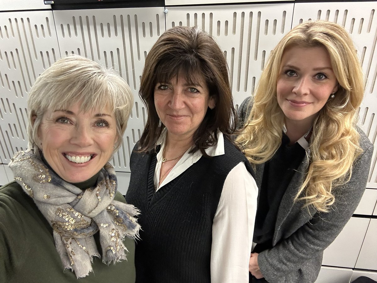 Sybil Ruscoe (@sybilruscoe) on Twitter photo The new girl band in #Ambridge!!🤣🎤Perdita, Emma & me - plus our fabulously talented writer Sarah McDonald-Hughes - great fun on #TheArchers Official Podcast! 🎤🎧<a href="/emmafreud/">emma freud 💙 🔴</a> @Averytime <a href="/NicolaHolloway7/">Nicola Holloway</a> <a href="/BBCSounds/">BBC Sounds</a> bbc.co.uk/sounds/brand/p… The new girl band in #Ambridge!!🤣🎤Perdita, Emma & me - plus our fabulously talented writer Sarah McDonald-Hughes - great fun on #TheArchers Official Podcast! 🎤🎧<a href="/emmafreud/">emma freud 💙 🔴</a> @Averytime <a href="/NicolaHolloway7/">Nicola Holloway</a> <a href="/BBCSounds/">BBC Sounds</a> bbc.co.uk/sounds/brand/p…