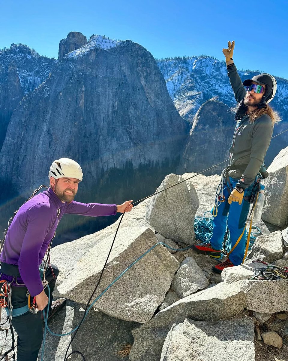 claudiadevecchi's tweet photo. #alexhonnold on IG 🌄💪
#jaredleto #yosemite #elcap https://t.co/5UuGejaJFy