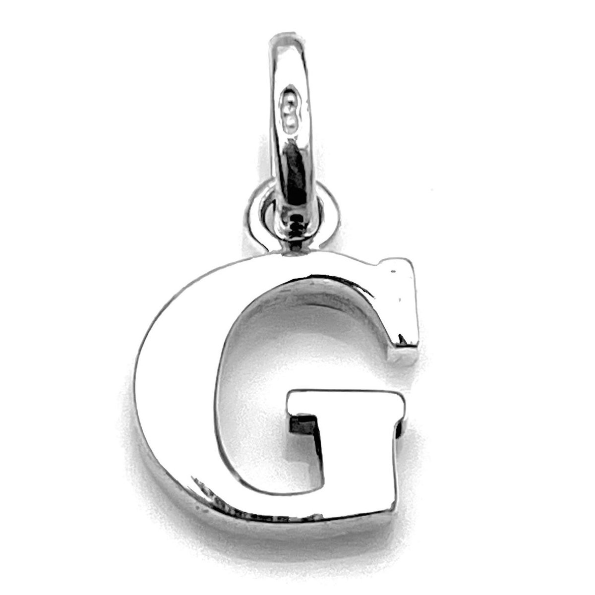 LinksLondonX's tweet image. Wear your story with our classic ‘G’ Charm. 📖 #MyInitial #JewelleryStory