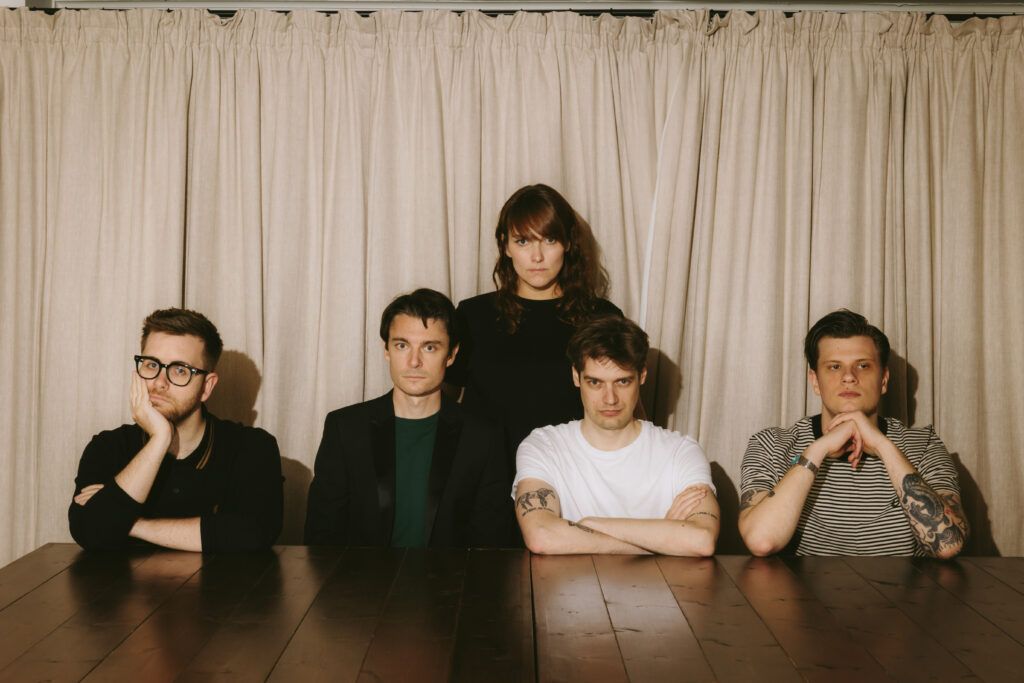 godisinthetv zine (@godisinthetv) on Twitter photo New Post: NEWS: Pit Pony announce second album and release new single ‘Cut Open’ buff.ly/4ijiUOS New Post: NEWS: Pit Pony announce second album and release new single ‘Cut Open’ buff.ly/4ijiUOS