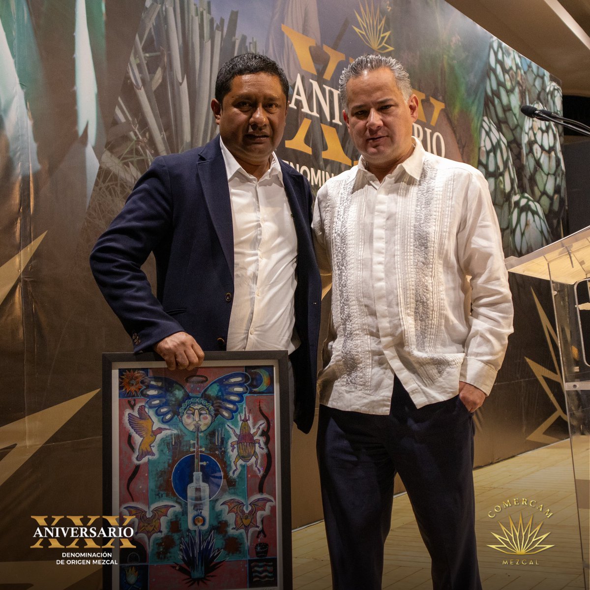 COMERCAM_AC's tweet photo. 1/2 Gracias a nuestros ponentes de hoy por compartir su conocimiento. 👏🏼
.
.
.
#COMERCAM #Oaxaca #mezcaleros #ponentes #audiencia #conferencias #aniversario https://t.co/XlET5Mjq6A