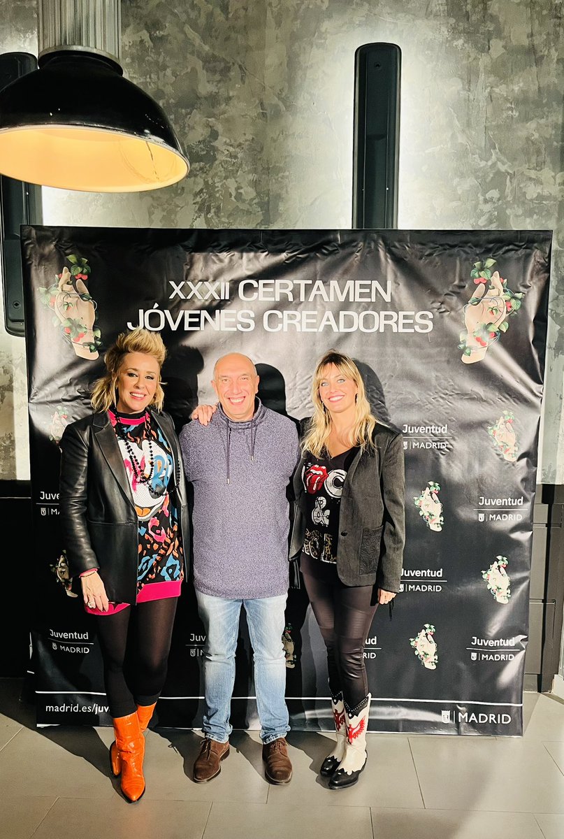 ⚡️ Terminamos el día de hoy con mis compis de jurado  <a href="/analaballo/">Laballo Comunicación</a> y Juan de  <a href="/LHMagazin/">LH Magazin</a> de apartado de música del  <a href="/madridescenicas/">Certamen Jóvenes Creadores</a> . 

Un placer que hayáis contado conmigo y felicidades a todos los ganadores!