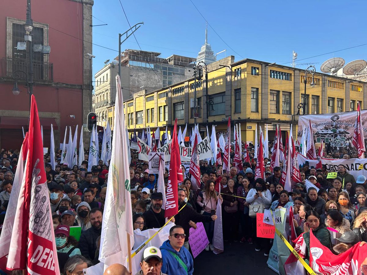 abpensil's tweet photo. El día de ayer 28 acudimos las Organizaciones del MUP solicitar mayor presupuesto para el @INVICDMX estamos convencidos qué los diputados del movimiento ayudarán a la causa.

#SinViviendaNoHayBienestar https://t.co/zVsKxS15m6