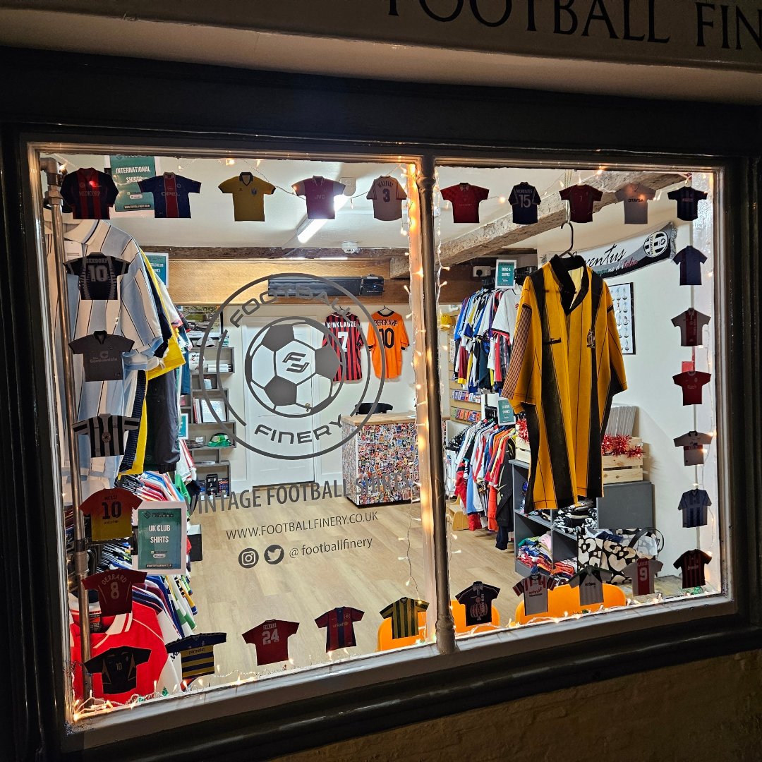 footballfinery's tweet image. All ready for tomorrow 👀

📍 28 Magdalene Street,  Cambridge,  CB3 0AF 

See you soon 🫶

#Cambridge #vintagefootballshop #kitcommunity #footballlovers