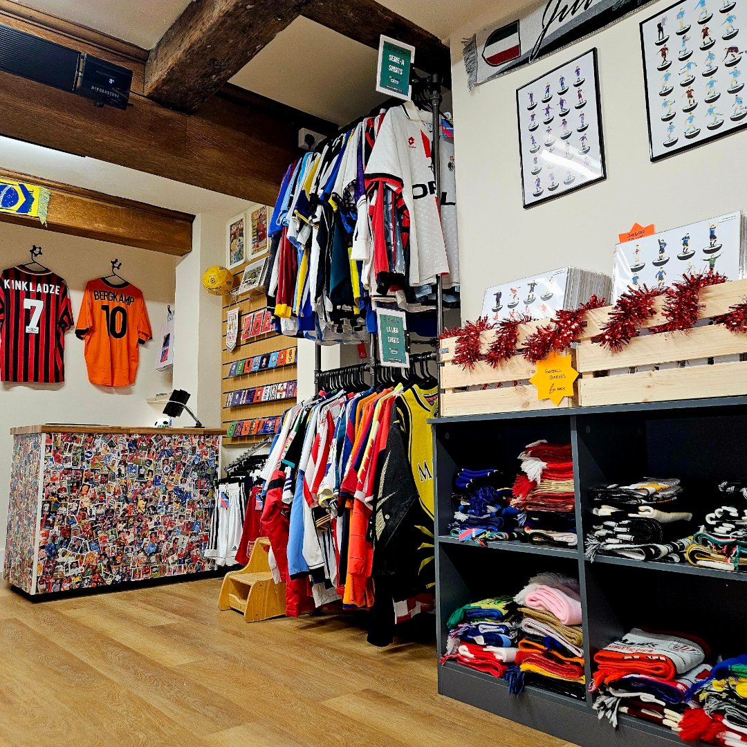 footballfinery's tweet image. All ready for tomorrow 👀

📍 28 Magdalene Street,  Cambridge,  CB3 0AF 

See you soon 🫶

#Cambridge #vintagefootballshop #kitcommunity #footballlovers