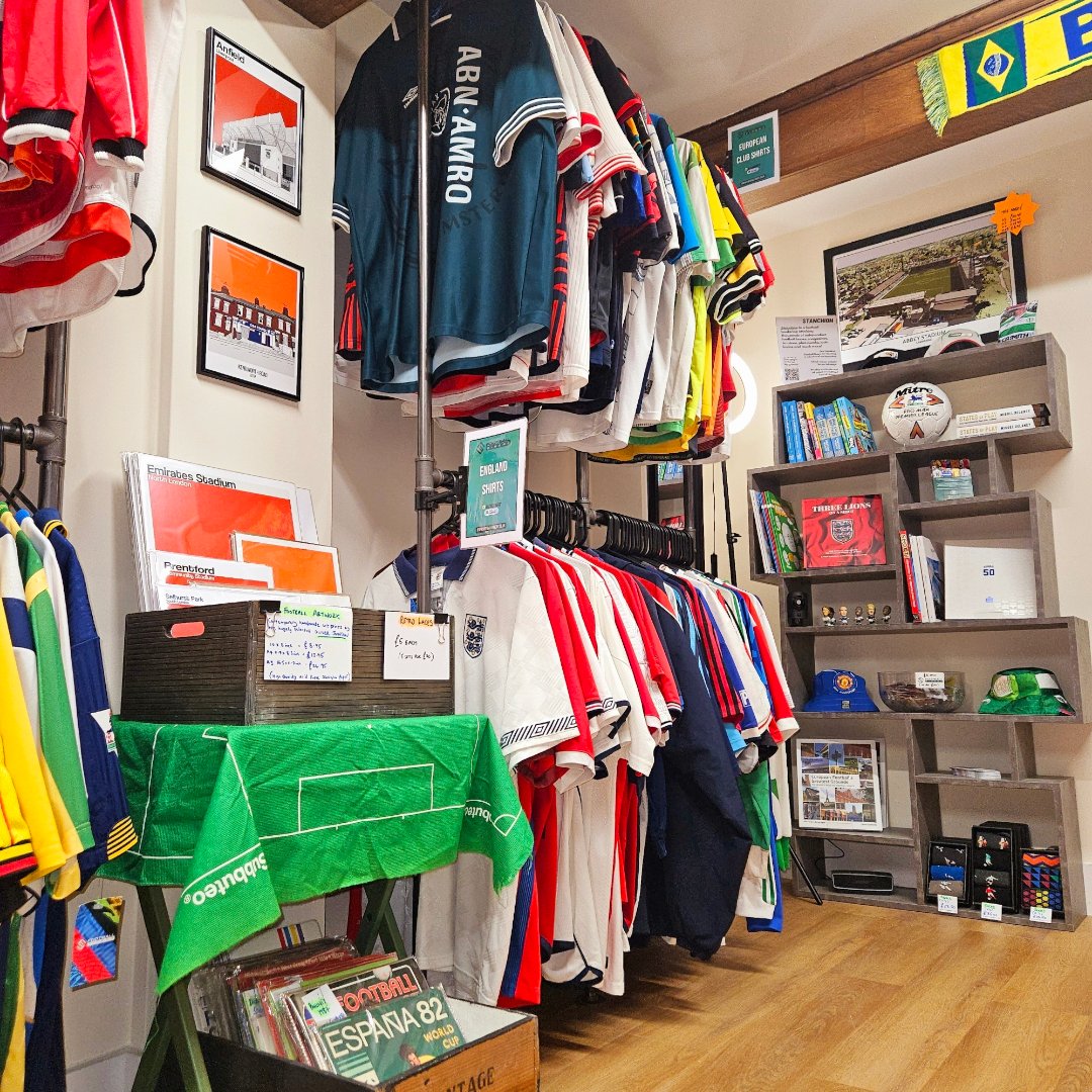 footballfinery's tweet image. All ready for tomorrow 👀

📍 28 Magdalene Street,  Cambridge,  CB3 0AF 

See you soon 🫶

#Cambridge #vintagefootballshop #kitcommunity #footballlovers