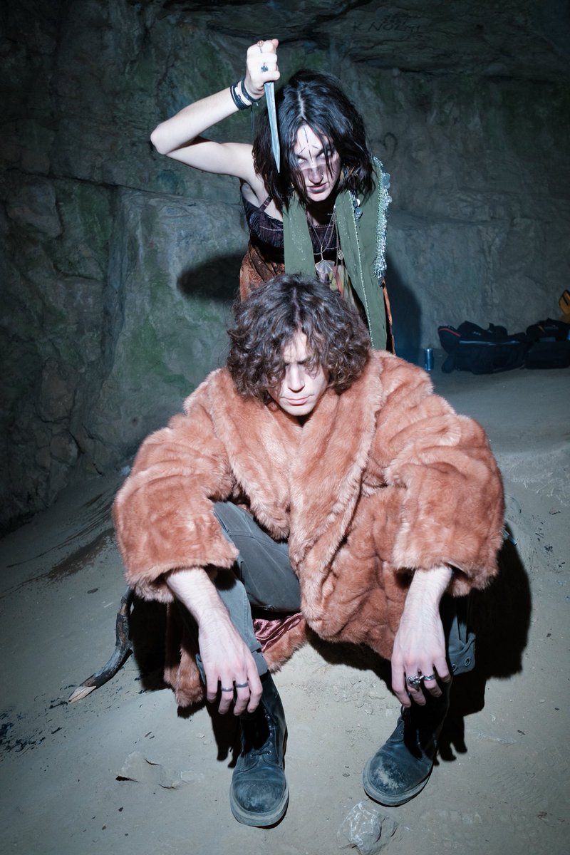 UTOLSÓ JEGYKONTINGENS PÖRÖG.
A FELE VIP BETELT.
A KOCKA EL VAN VETVE.
SETLIST ARANYBAN.
DOM BEAST EZÜSTBEN.
NYÁRI RECAP A TÁRBAN.
SÁRKÁNY KLIP FORRÁSPONTON.
MERCH TERVEZÉS ALATT.
AKVA TELIK.

akvariumklub.hu/programok/wavy…