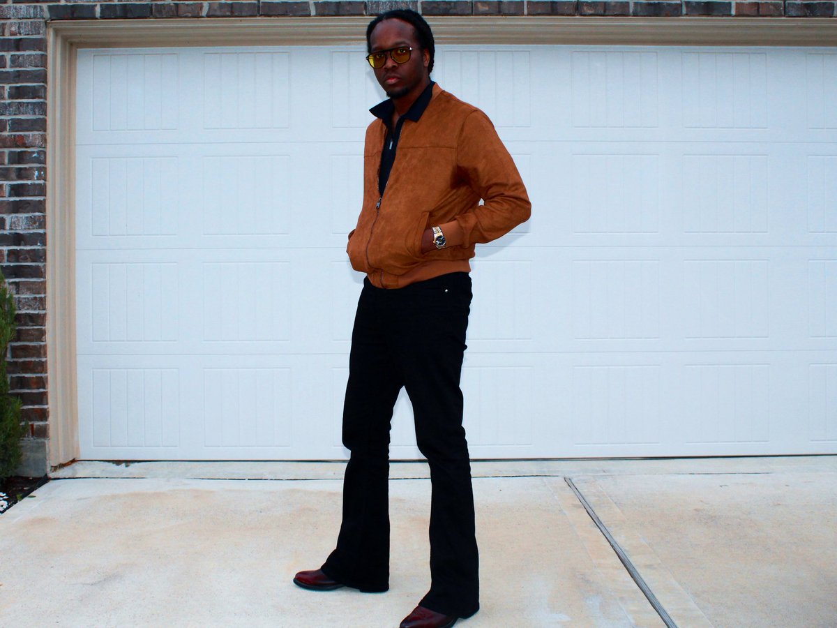 Thankful for one more day to get fresh &amp; sit in the living room 🤞🏾