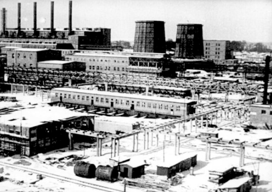 November, 1941 | During the 26 working days for #Auschwitz prisoners, 33,028 people that work in the Buna factory construction have been transferred from and to #Auschwitz. The daily average is 1,270 people.