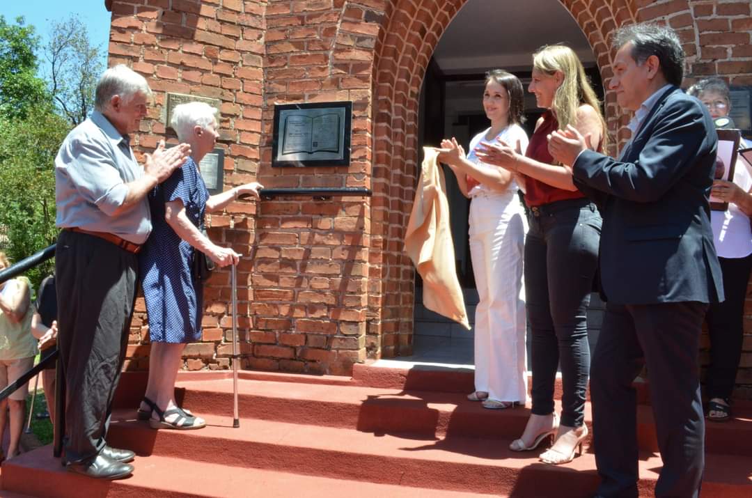 Centenario de la Iglesia Luterana de Montecarlo ⛪

Con gran alegría y emoción, se celebró el Centenario de la Iglesia Luterana de Montecarlo con un culto de celebración, marcando 100 años de fe, unidad y comunidad🙏
