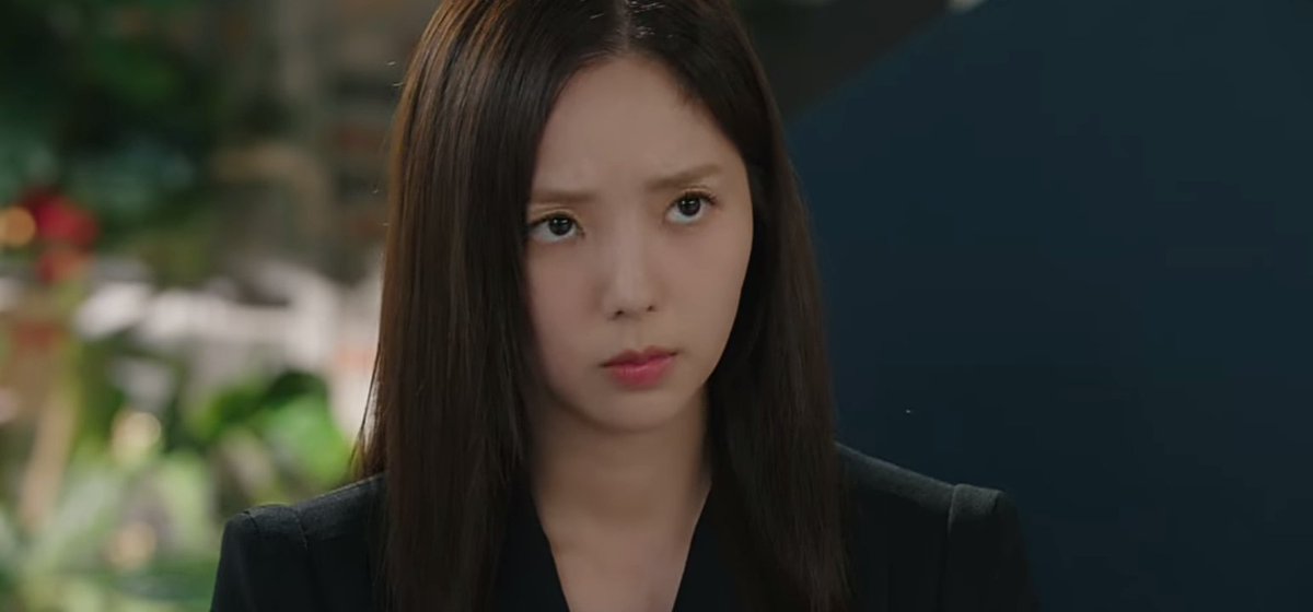 daisy_dramas's tweet image. The way Heejoo doesn't even say anything but Saeon understands her eyes for example the angry look of a typical wife here &amp;amp; Saeon already understood he messed up 😂

#WhenThePhoneRings #WhenThePhoneRingsEp3 #YooYeonSook #ChaeSooBin