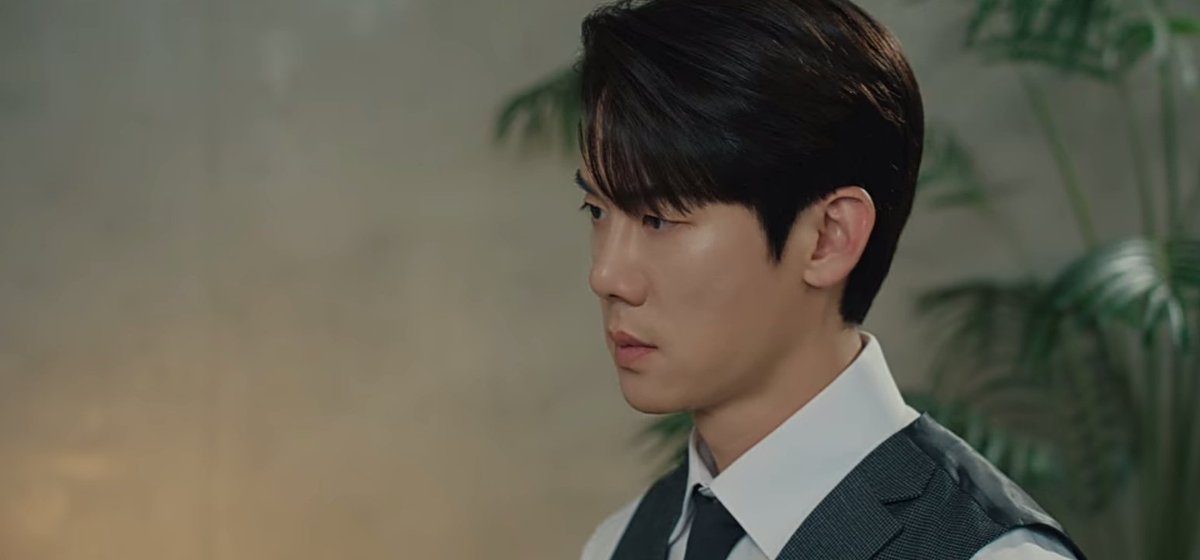 daisy_dramas's tweet image. The way Heejoo doesn't even say anything but Saeon understands her eyes for example the angry look of a typical wife here &amp;amp; Saeon already understood he messed up 😂

#WhenThePhoneRings #WhenThePhoneRingsEp3 #YooYeonSook #ChaeSooBin