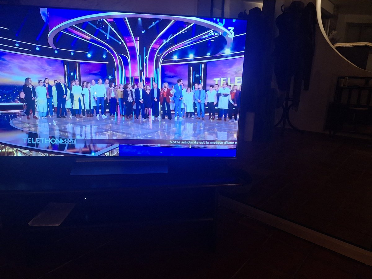 Ancien présentateur du <a href="/Telethon_France/">AFM-Téléthon</a> suis séduit par le lancement, les animateurs, le Parrain <a href="/mikasounds/">MIKA</a> les temoignages des enfants et des parents héros. C' est bien parti. Mais heureusement que j ai passé la main. Je suis trop émotif aujourd'hui. J ai déja pleuré 2 fois ;-)