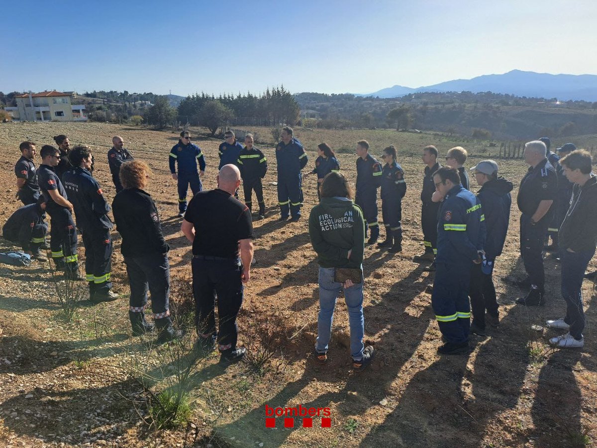 Aquesta setmana a Grècia, en el marc de l'@EWEDProject i com a part de <a href="/FIRERESProject/">FIRE-RES</a>, #bomberscat #GRAF hem participat en unes jornades sobre incendis forestals extrems i hem visitat HFS <a href="/pyrosvestiki/">Πυροσβεστικό Σώμα</a> on hem compartit coneixements i experiències per fer front als nous escenaris