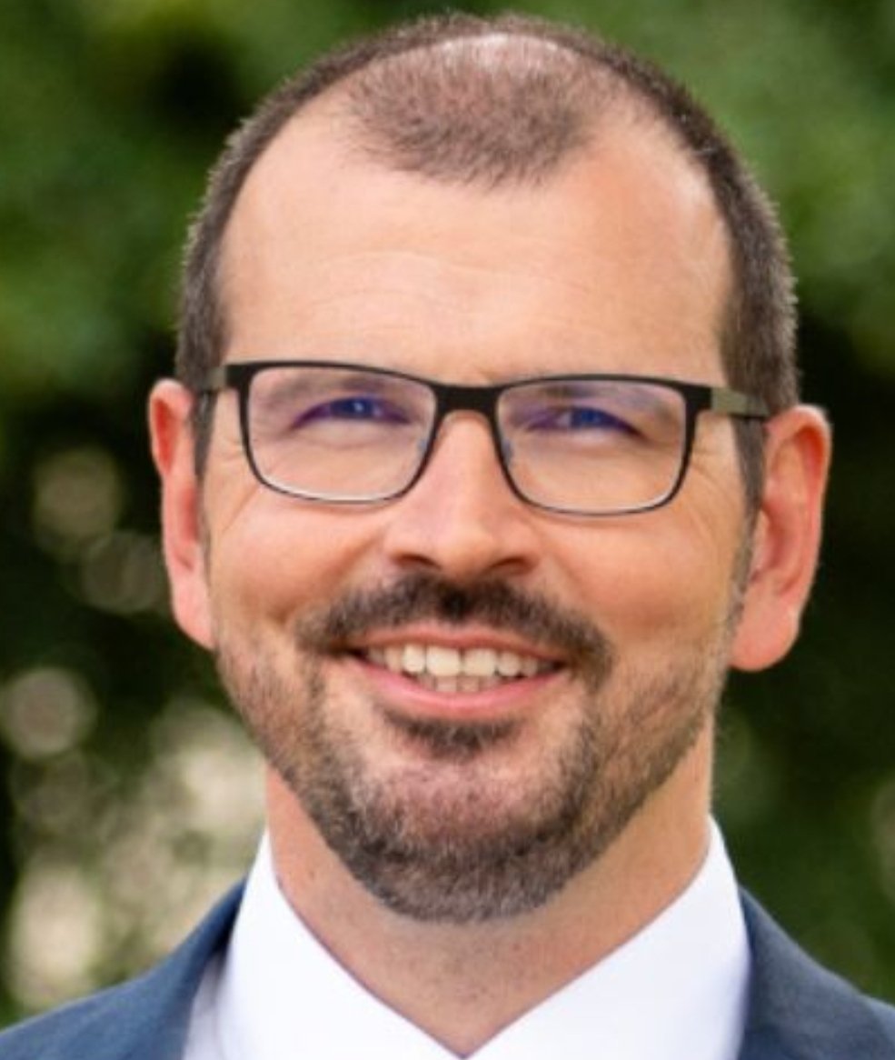 Durchstarten bei #Ganztag: Bildungsminister Steffen Freiberg übergab Förderbescheide für #Schulen: "In der Ganztagsbetreuung liegt die Zukunft. Der Rechtsanspruch soll mit bedarfsgerechten Angeboten erfüllt werden und die #Vereinbarkeit von Beruf und #Familie noch mehr stärken."