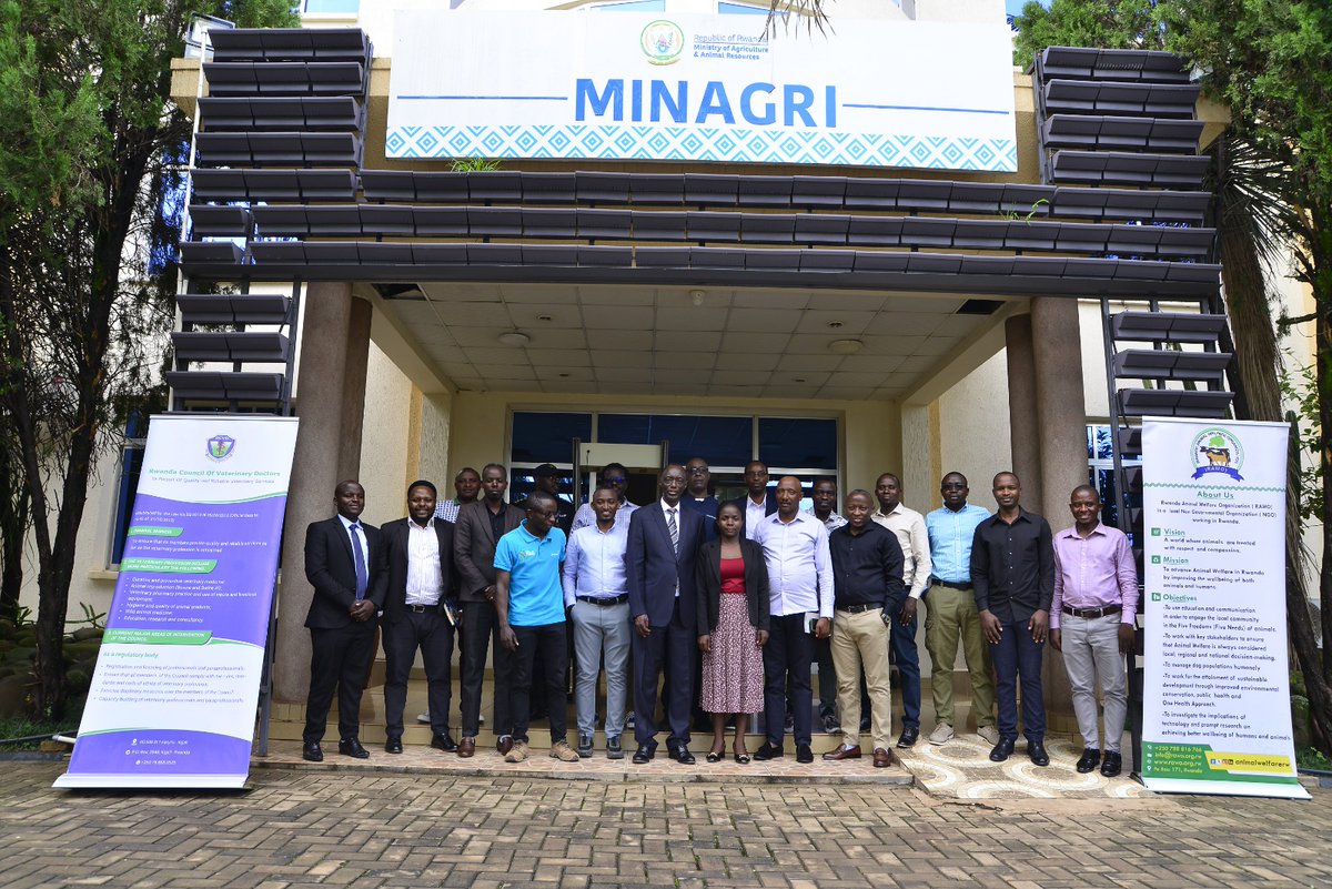 Today, @RAWO, in collaboration with @Minagri and @RCVD brought together different stakeholders including  @RAB, @RNP, @RICA, <a href="/FAORwanda/">FAO in Rwanda</a>, etc at MINAGR HQ. This meeting provided a valuable insight and  platform to emphasize the significant role of veterinary practitioners