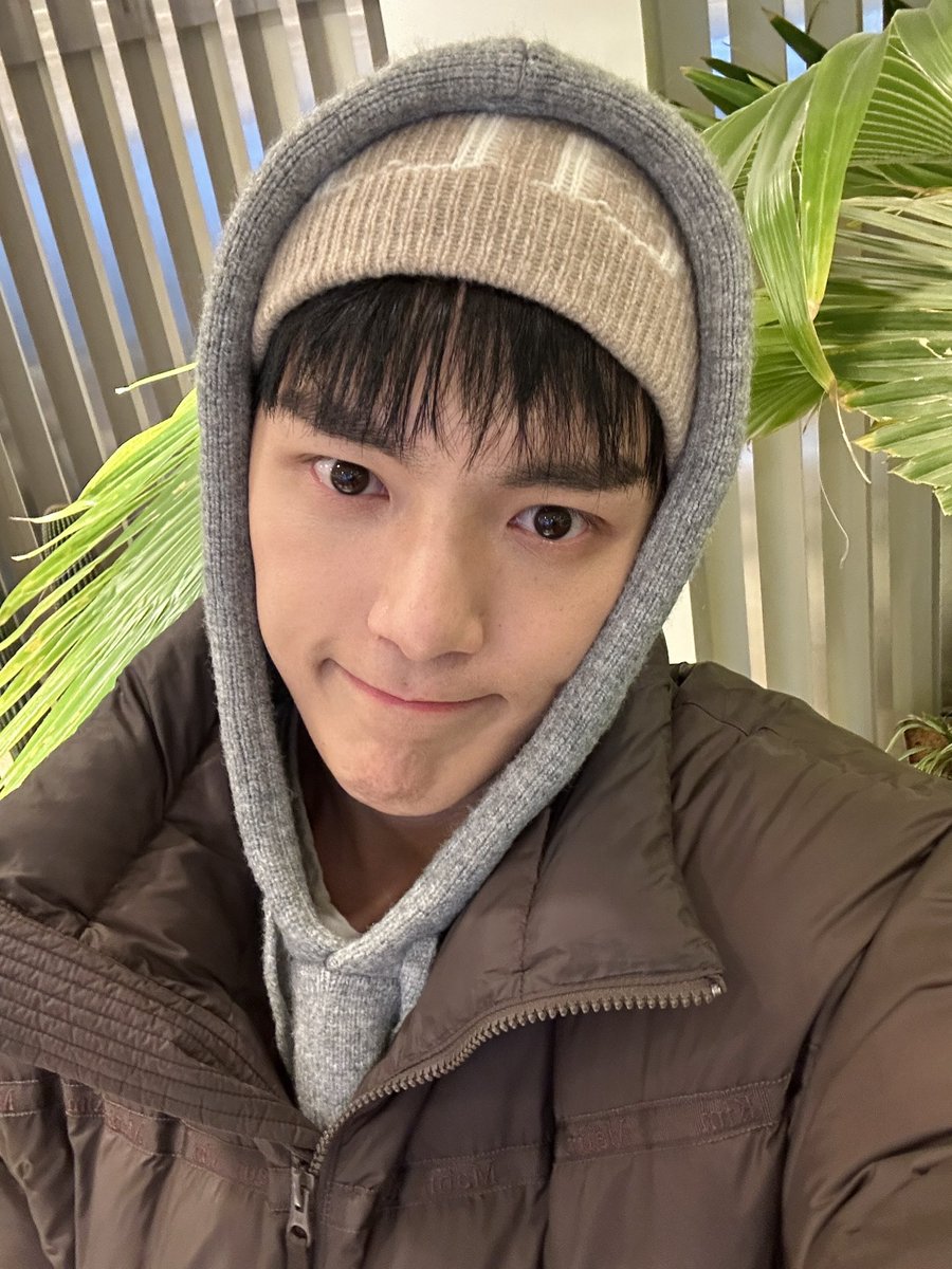 lmh_im's tweet photo. 오늘이 11월 마지막 날이네요
남은 2024년도 행복만 했으면 좋겠어요 모두들.
떠나지않고 나와 함께해주어 고맙읍니다
이상 https://t.co/JxbuotPhPl