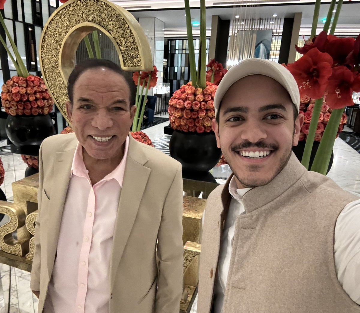 سهرة الجمعة كانت برفقة المعلم الكبير
د.نجم عبدالكريم
ساعاتٌ مرت كـ لمح البصر .. بل هي أسرع ✨
<a href="/najimabdulkarem/">نجم عبدالكريم</a>