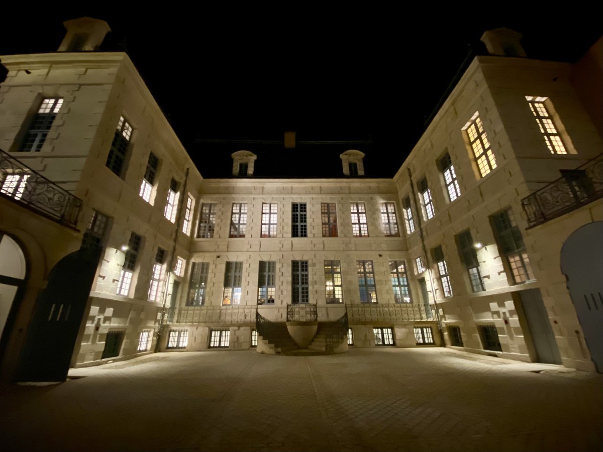 🍷🍇 A great pleasure to represent @belgiuminfrance at the <a href="/OIV_int/">OIV</a>’s 100th anniversary in its newly renovated HQ in #Dijon. 

Happy #OIV100 !🎂
