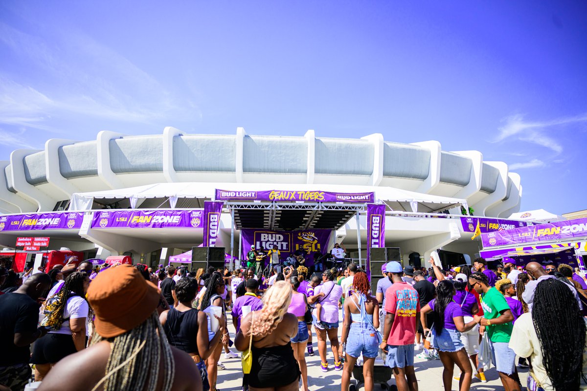 LSUgameops's tweet photo. Time to get this party started! π
The PMAC and Bud Light Fan Fest open at 1 PM! Get there early to enjoy all the pre-game fun filled with food, activities, and more!
#LSUGameday #GeauxTigers https://t.co/ykg7zuyuGk