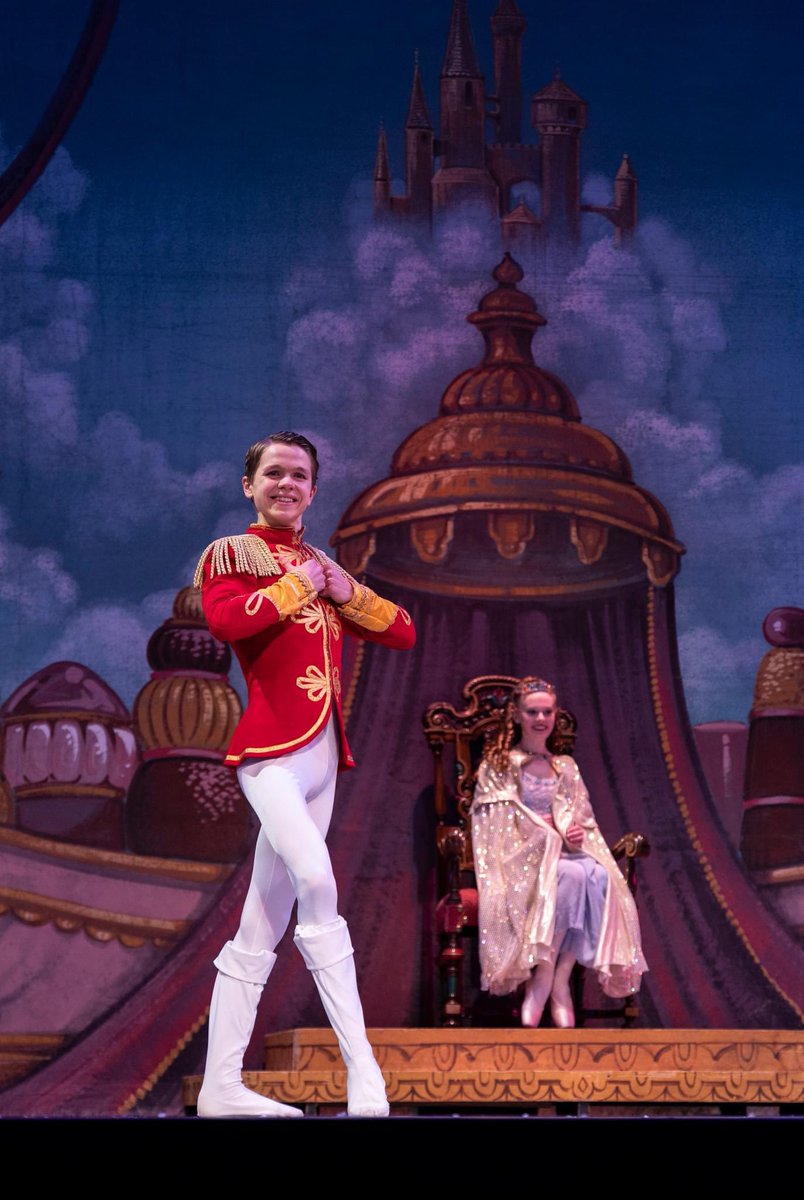 cantonballet's tweet photo. 🎄Time is running out on our Black Friday Sale for The Nutcracker — it ends tomorrow night!

Get $5 off child tickets using promo code SUGARPLUM5 at https://t.co/tdasdeyg44, and enjoy the magic of our holiday classic, featuring live music by the Canton Symphony Orchestra. https://t.co/bgt1QRNEOD