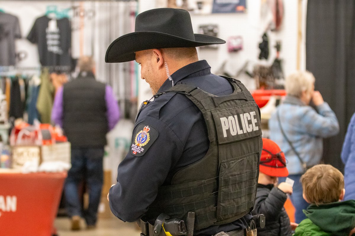 reginapolice's tweet photo. We've had a great time so far at Agribition and we hope the fun continues all of through the weekend 🤠

Officers will be on and around the REAL District to make sure everyone has a safe and enjoyable experience. Stay warm and find a safe ride home! https://t.co/9CCDZ8Uhva
