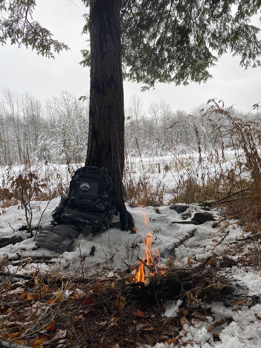 gravestoned6's tweet image. Exploring Sakhal IRL❄️🥹

I also managed to make a Green Shemag almost identical to the DayZ one. 
 
Love my @DayZ bag, fits right in at home. 

#DayZ #MyDayZ #Frostline